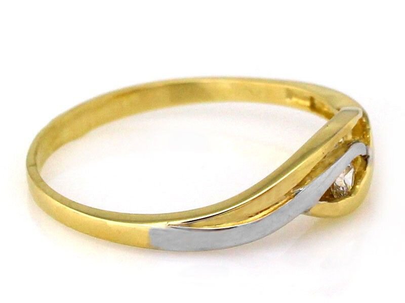 Delikatny złoty 333 dwukolorowy pierścionek z oczkiem