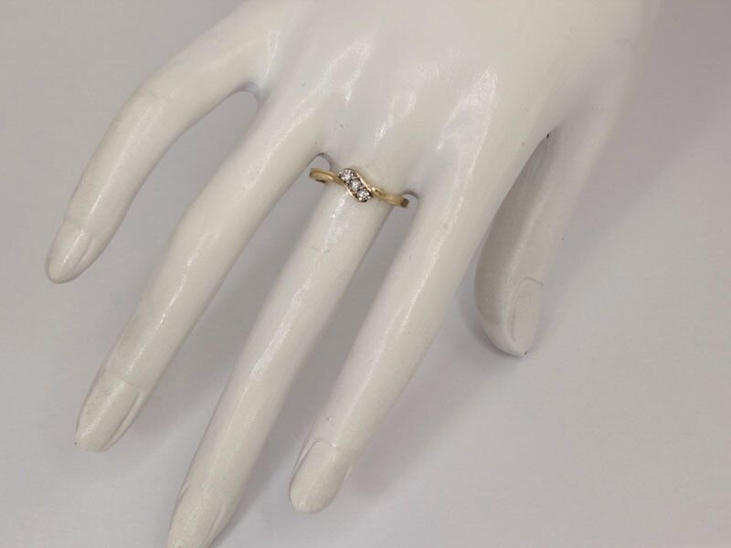 DELIKATNY ZŁOTY PIERŚCIONEK 585 BRYLANT 0.030ct - SI/H