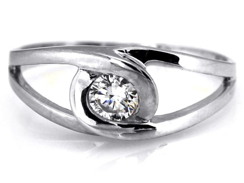 Klasyczny pierścionek zaręczynowy z białego złota 333
