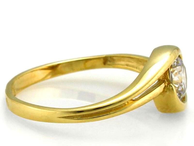 Złoty pierścionek 585 klasyczny Duża Cyrkonia 2
