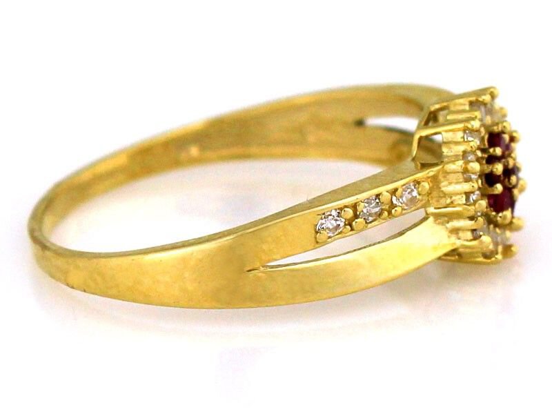 Złoty pierścionek z bordowymi cyrkoniami 333 2