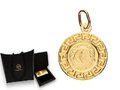 Złoty Medalik próba 585  Matka Boska z Dzieciątkiem Ramka Wzór Grecki