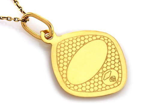 Złoty Medalik próba 585 Karo Białe Złoto Maryja z Dzieciątkiem Zdobienie