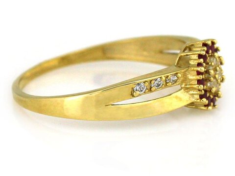 Złoty pierścionek z bordowymi cyrkoniami 333